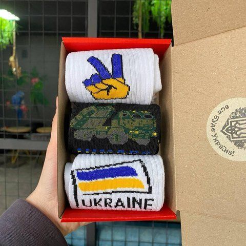 Бокс жіночих патріотичних шкарпеток 36-41 3 пари в червоній коробці весна-осінь ж3укр031 фото