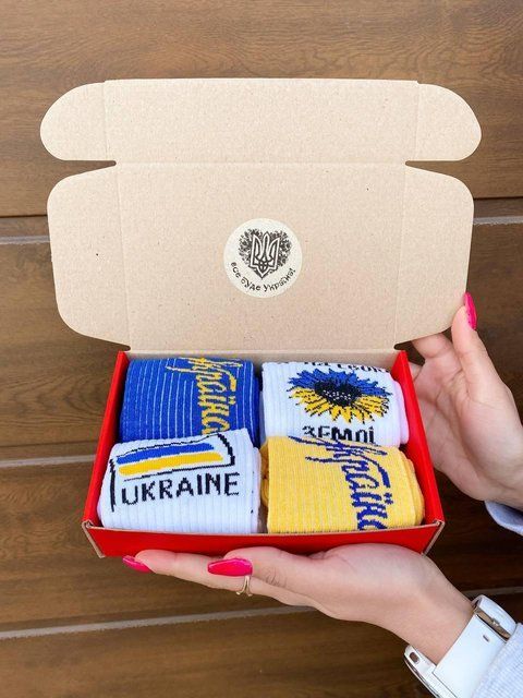 Бокс женских патриотических носков 36-41 на 4 пары в красной коробке весна-осень ж4укр012 фото