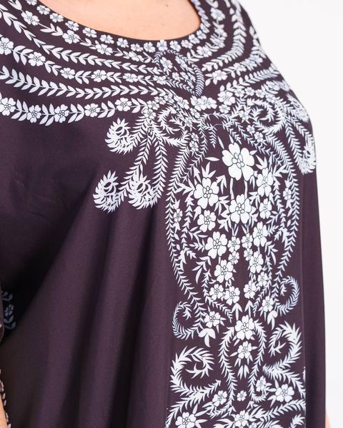 Черное длинное платье с орнаментом PLUS SIZE SW1356 фото